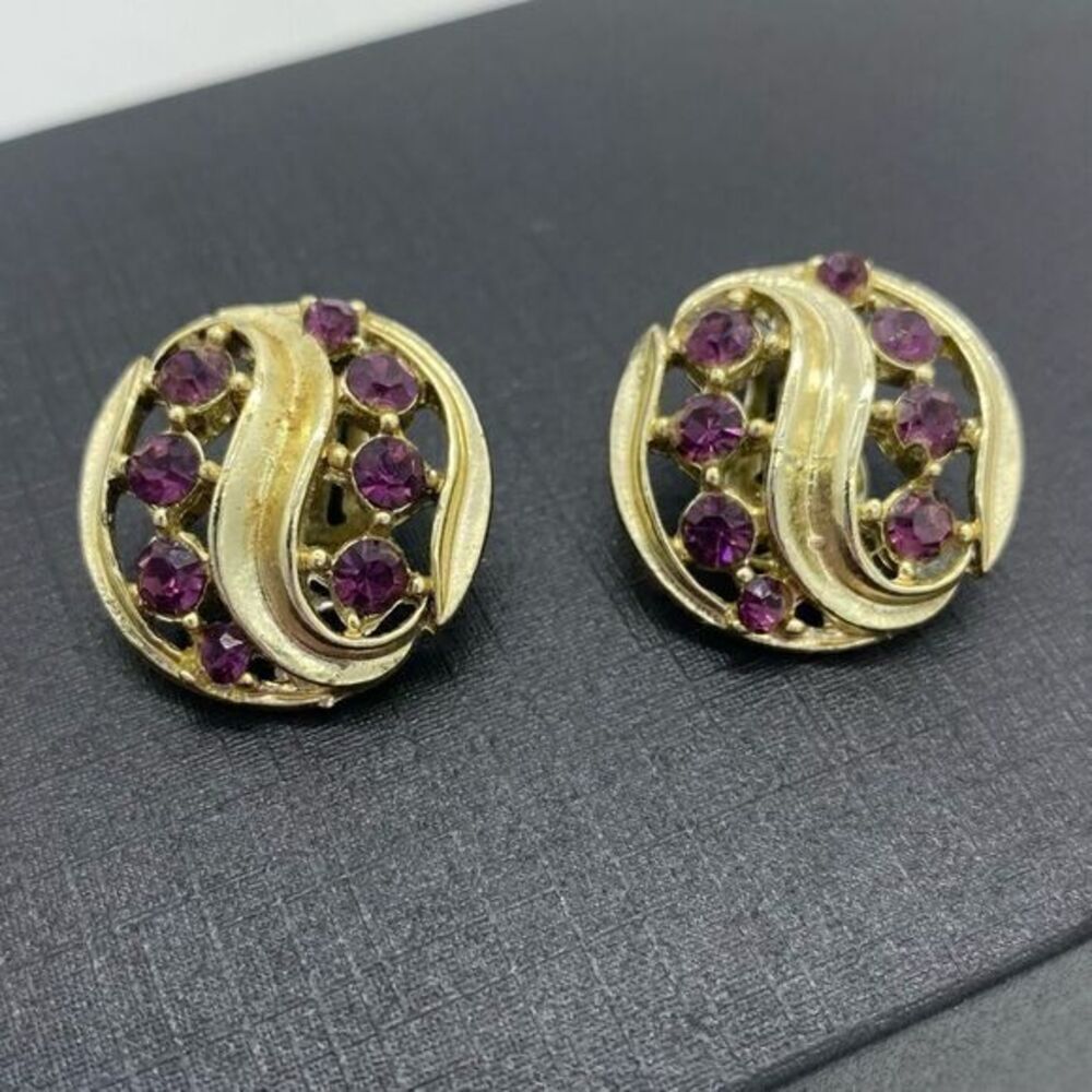 Vintage Lisner Purple Rhinestone Gold Tone Clip On Earrings Signed